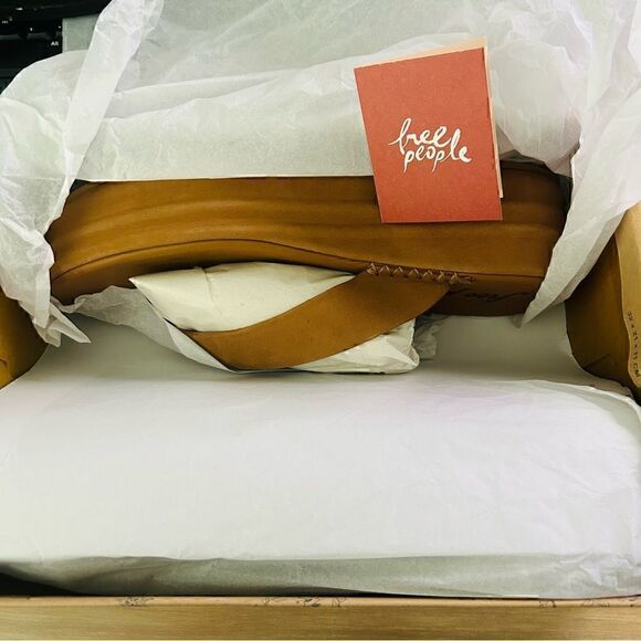 Free People Platform Thong Sandals - Picture 4 of 7